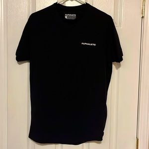 Alphalete t-shirt size small color black